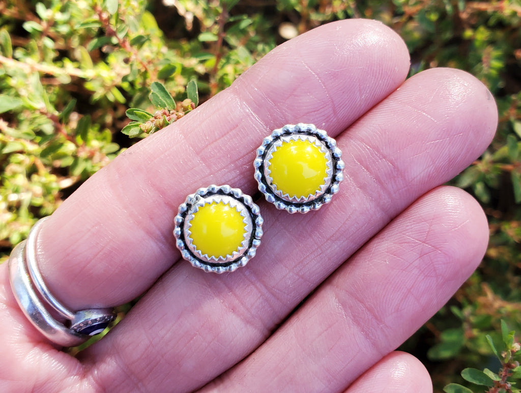 Yellow Rosarita Round Stud Earrings in Solid Sterling Silver with beautiful beaded detail