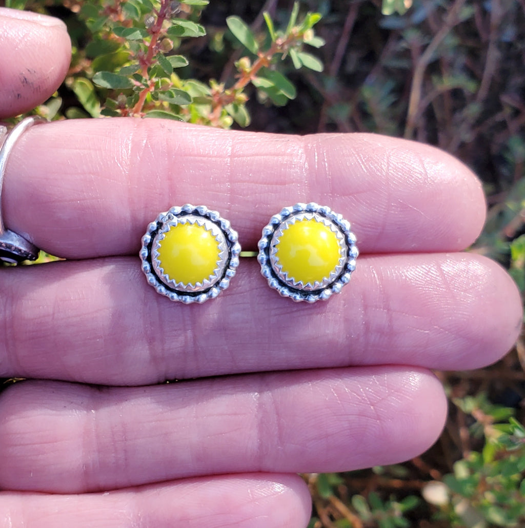 Yellow Rosarita Round Stud Earrings in Solid Sterling Silver with beautiful beaded detail