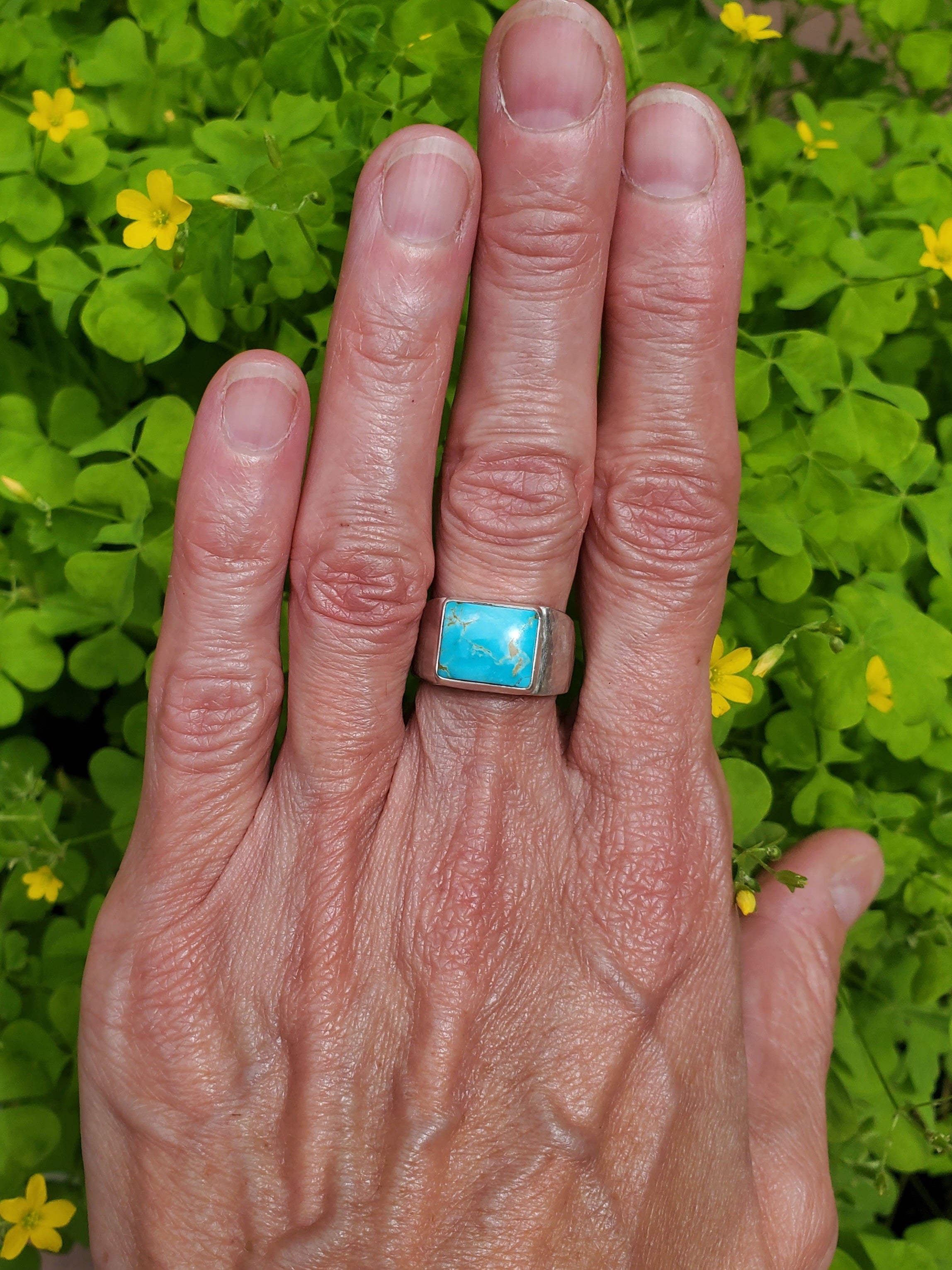 Kings Manassa Turquoise Wide Hammered Band Ring in Solid Sterling Silver. Size 6