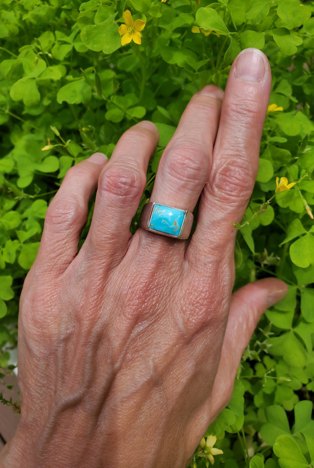 Kings Manassa Turquoise Wide Hammered Band Ring in Solid Sterling Silver. Size 6
