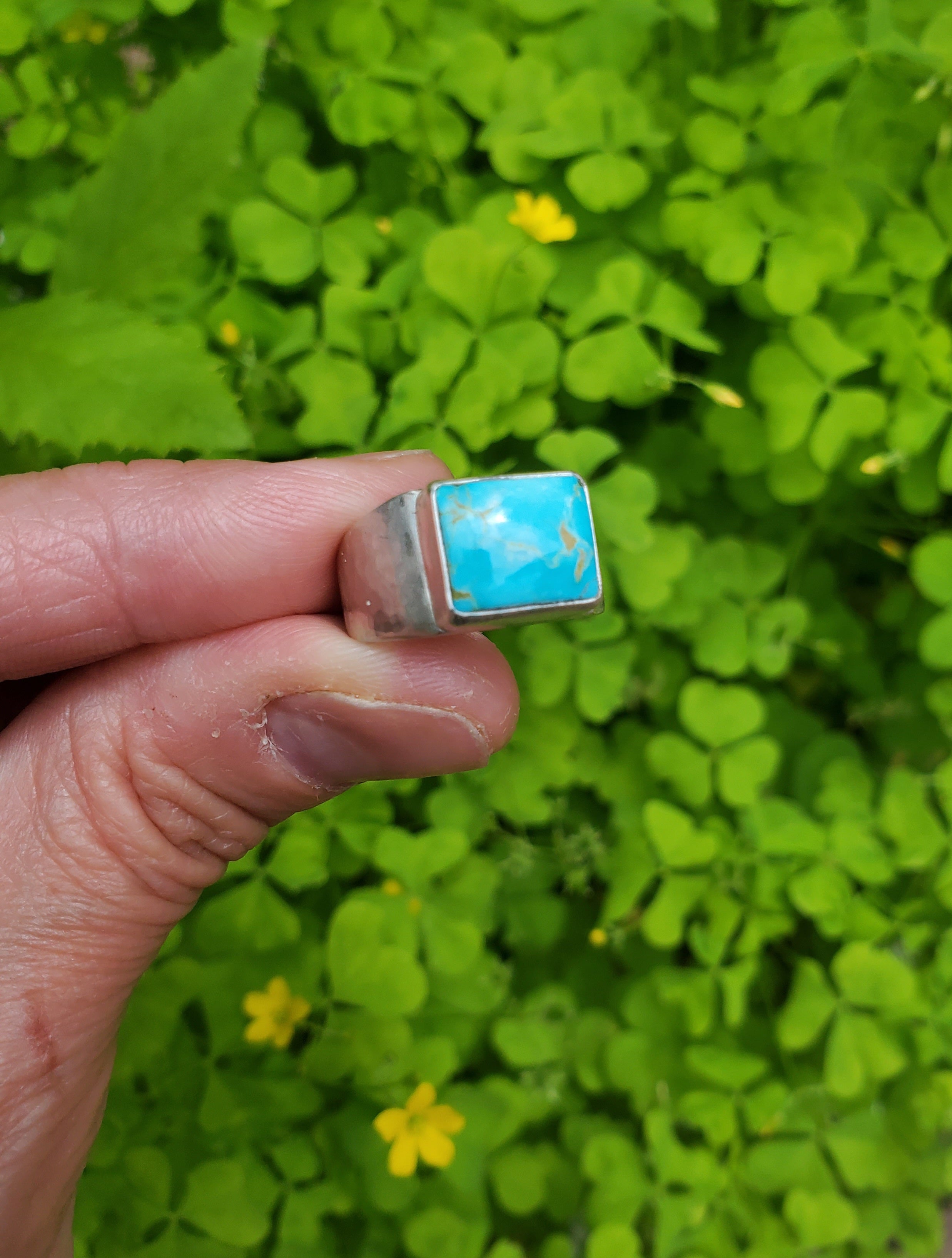 Kings Manassa Turquoise Wide Hammered Band Ring in Solid Sterling Silver. Size 6