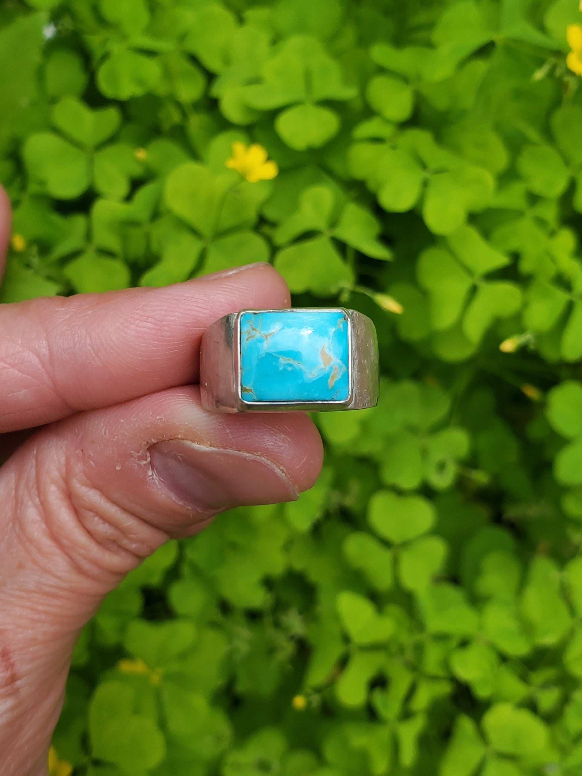 Kings Manassa Turquoise Wide Hammered Band Ring in Solid Sterling Silver. Size 6