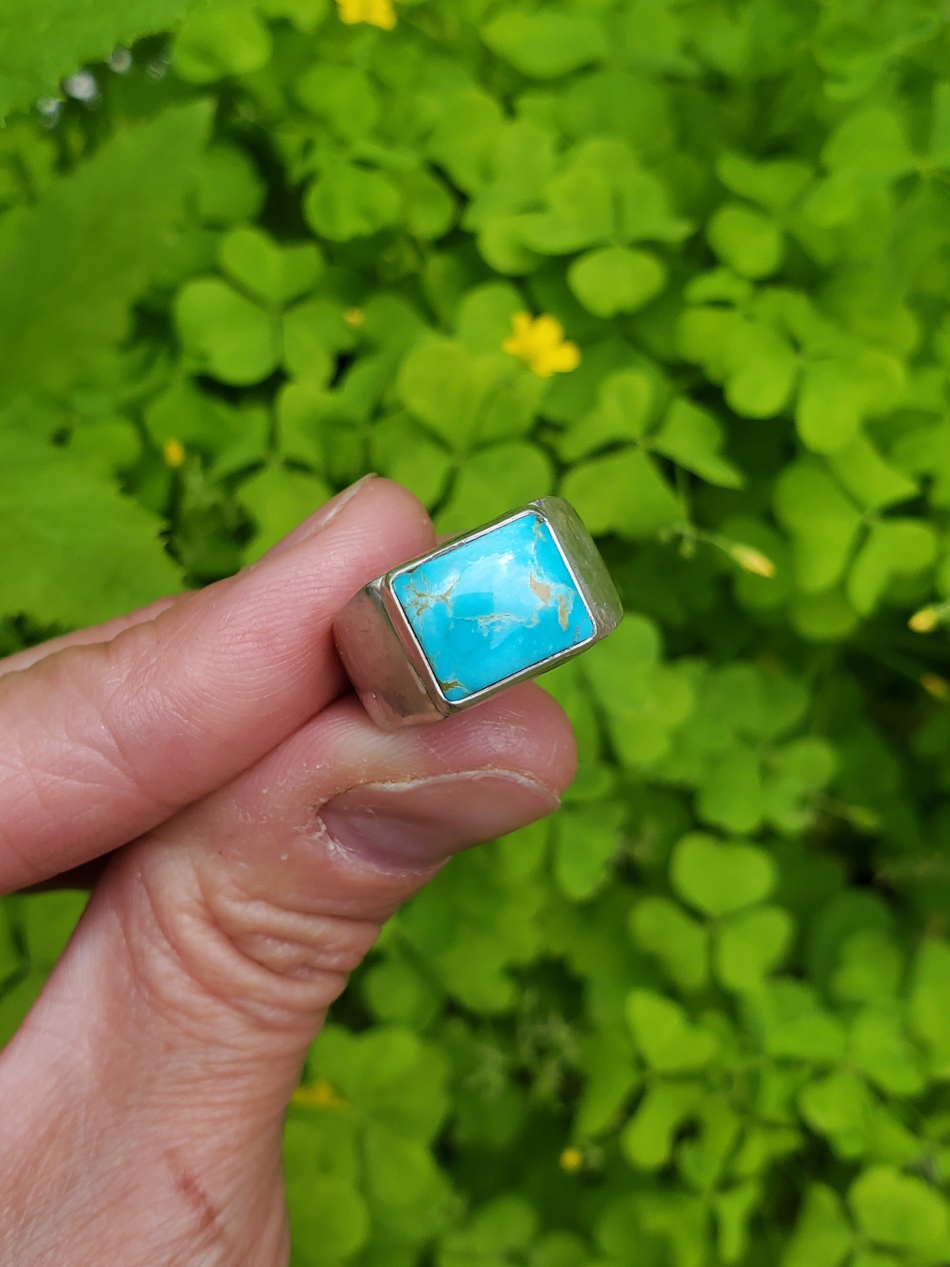 Kings Manassa Turquoise Wide Hammered Band Ring in Solid Sterling Silver. Size 6