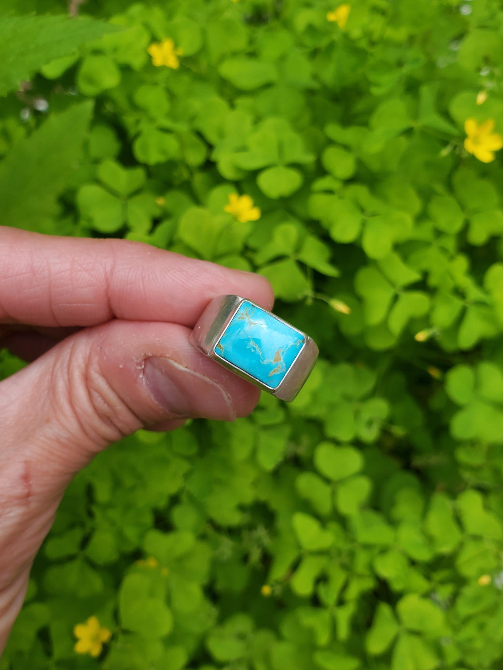 Kings Manassa Turquoise Wide Hammered Band Ring in Solid Sterling Silver. Size 6